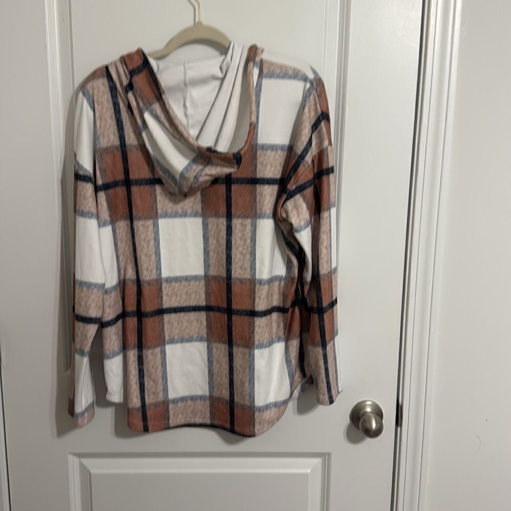 Black/Brown Pullover  - Picture 3 of 3